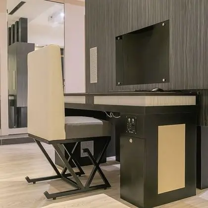 Design Tek Büyük Yataklı Oda (Run of house, with massage chair)