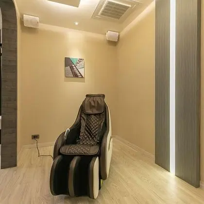 Design Tek Büyük Yataklı Oda (Run of house, with massage chair)
