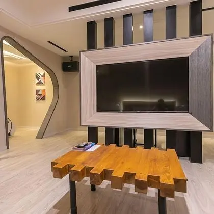 Design Tek Büyük Yataklı Oda (Run of house, with massage chair)