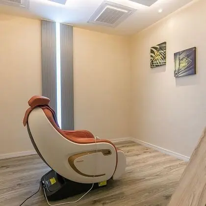 Design Tek Büyük Yataklı Oda (Run of house, with massage chair)