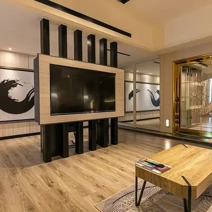 Design Tek Büyük Yataklı Oda (Run of house, with massage chair)
