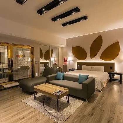 Design Tek Büyük Yataklı Oda (Run of house, with massage chair)