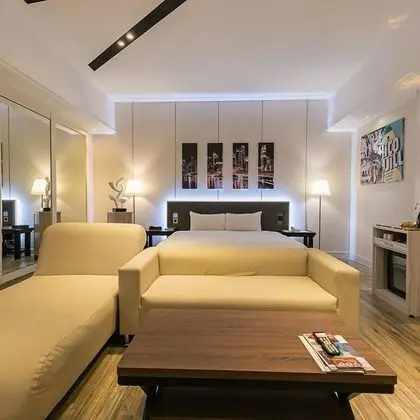 Design Tek Büyük Yataklı Oda (Run of house, with massage chair)
