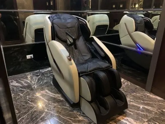 Design Tek Büyük Yataklı Oda (Run of house, with massage chair)
