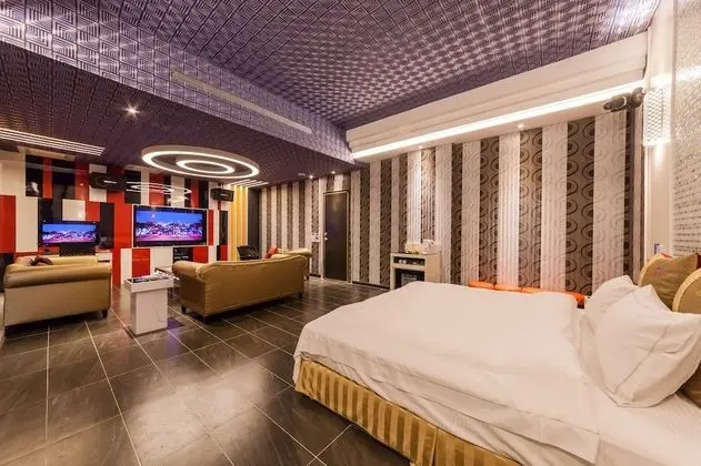 Exclusive Tek Büyük Yataklı Oda