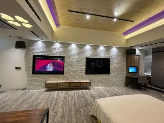 Exclusive Tek Büyük Yataklı Oda