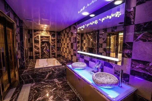 Exclusive Tek Büyük Yataklı Oda