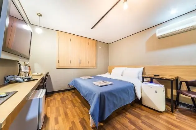 Standard Tek Büyük Yataklı Oda