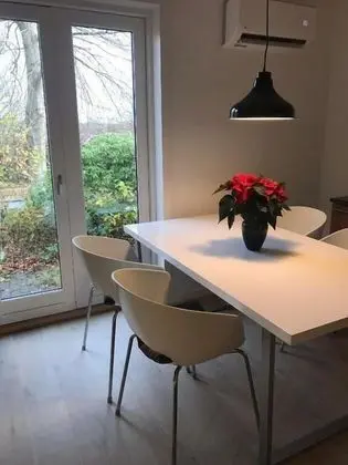 Apart Daire, Sigara İçilmez, Kısmi Göl Manzaralı (Anneks 1)