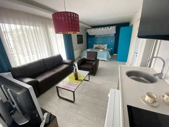 Apart Oda, Havuz Manzaralı, Balkonlu