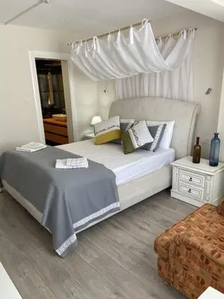 Beyaz Oda, Bahçe Manzaralı