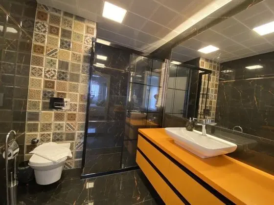 Beyaz Oda, Bahçe Manzaralı