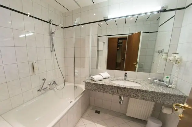 Comfort Tek Büyük Yataklı Oda