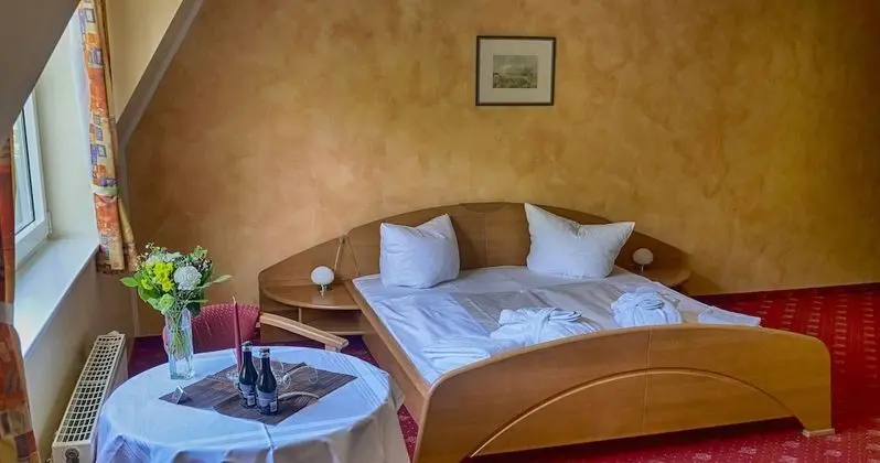 Standard Tek Büyük Yataklı Oda