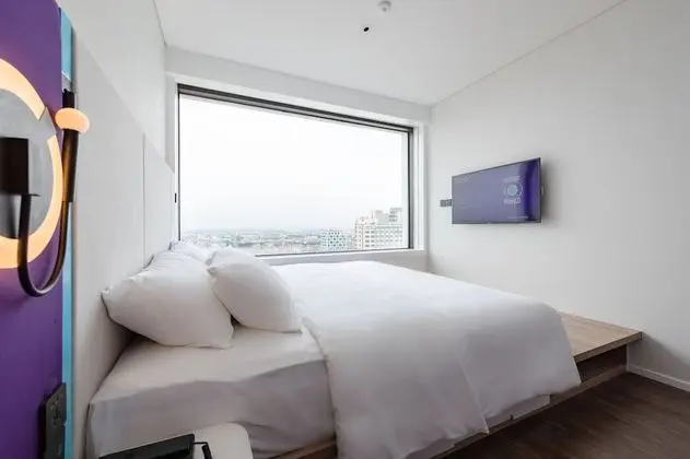 Oda (JO King Bed Room With Extra Space)