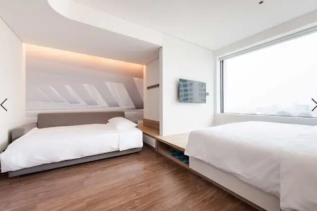 Oda (JO King Bed Room With Extra Space)