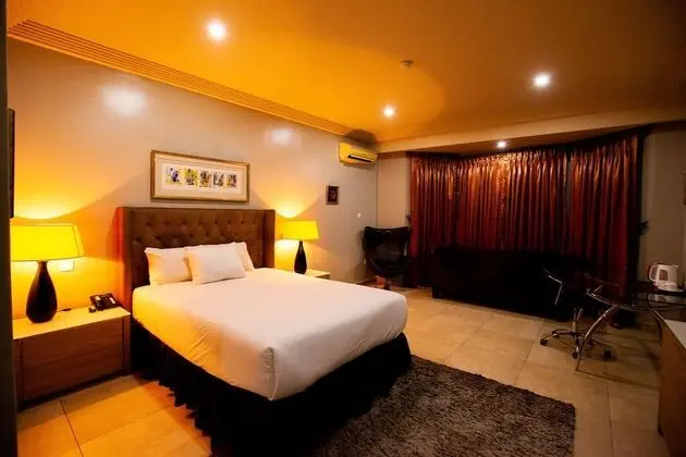 Deluxe Tek Büyük Yataklı Oda, 1 Yatak Odası, Engellilere Uygun, Şehir Manzaralı
