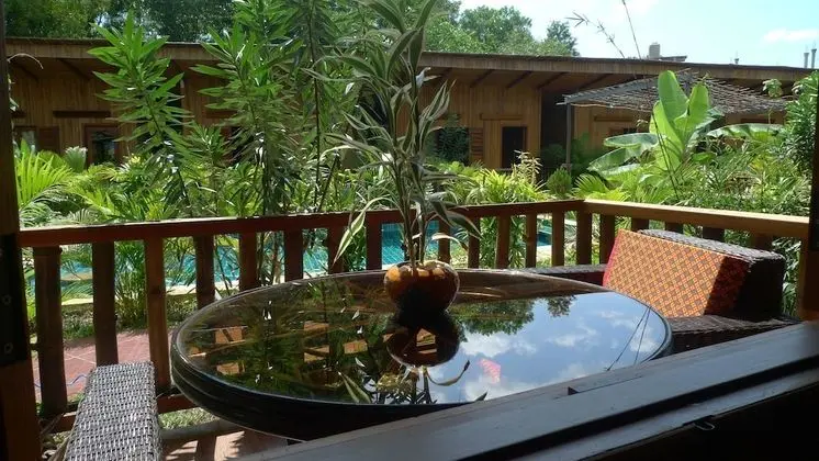 Deluxe Tek Büyük Yataklı Oda, Bahçe Manzaralı
