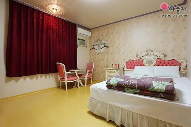 Oda (Western-style room (square))