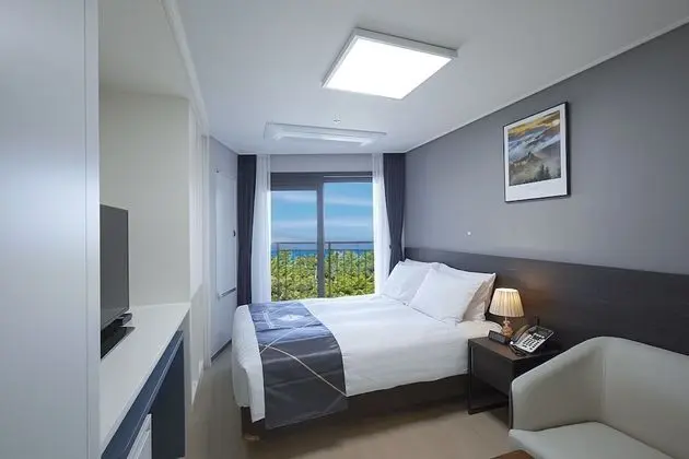 Deluxe Tek Büyük Yataklı Oda, Kısmi Deniz Manzarası