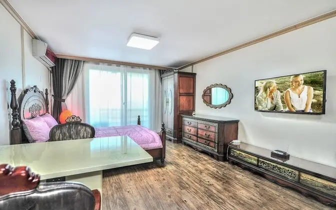 Tek Büyük Yataklı Oda, Kısmi Deniz Manzarası (MAX 2 Adults)