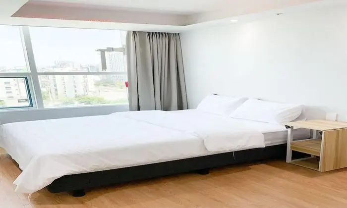 Standard Tek Büyük Yataklı Oda (Breakfast for 2)