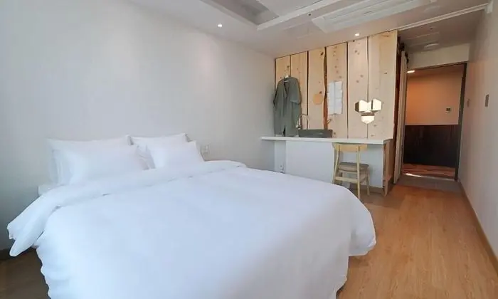 Standard Tek Büyük Yataklı Oda (Breakfast for 2)
