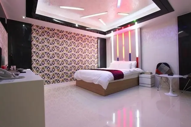 Oda (Special Room - Game Room 2 PCs (PUBG )
