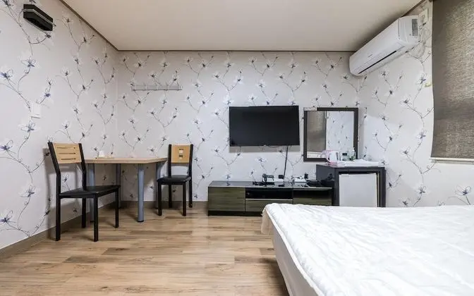 Oda (Family Room (Separate Bathroom 2 Quee)