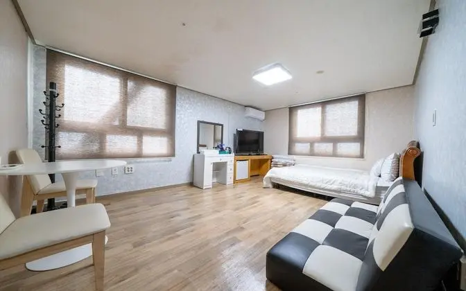 Oda (Family Room (Separate Bathroom 2 Quee)