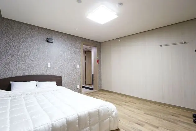 Oda (Family Room (Separate Bathroom 2 Quee)