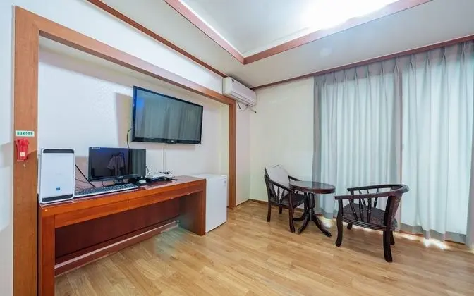 Oda (Family Room)