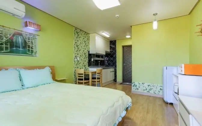 Oda (Room 502 (bed room ocean view))