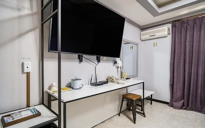 Oda (Semi-special room-single 3 65-inch TV)