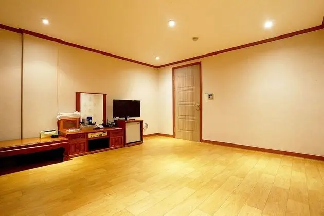 Oda (Family & Group Room (6 People))