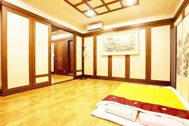 Oda (Family & Group Room (9 People))