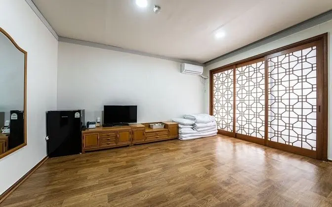 Oda (Family Room (Korean Ondol))