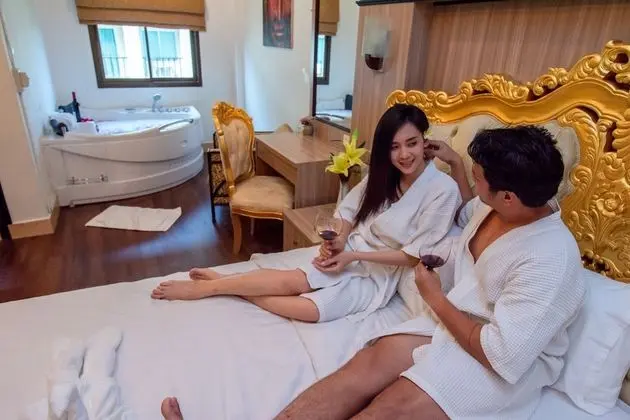 Jacuzzi Suite