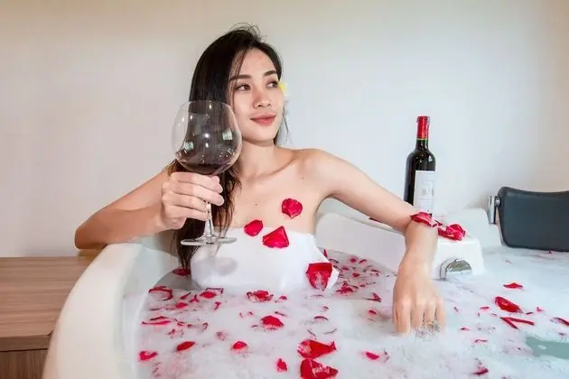 Jacuzzi Suite