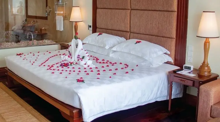 Deluxe Room Pool View