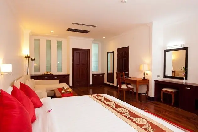 Deluxe Tek Büyük Yataklı Oda (Around Trip Transfer)