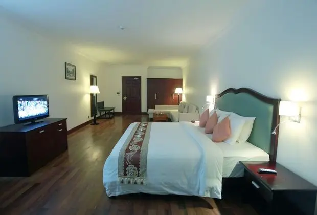 Deluxe Tek Büyük Yataklı Oda (Around Trip Transfer)