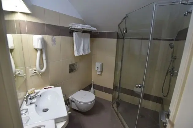 Standard Tek Büyük Yataklı Oda