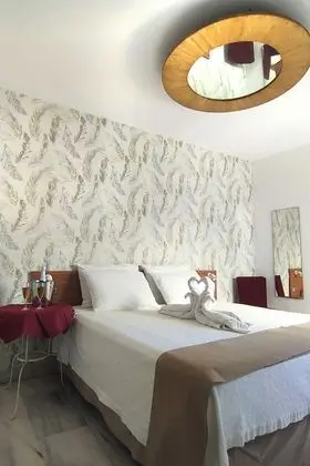 Romantic Tek Büyük Yataklı Oda