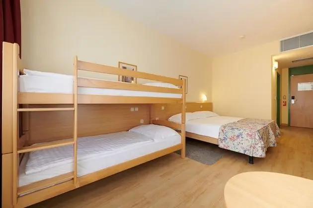 Classic room with balcony, Park side - Family