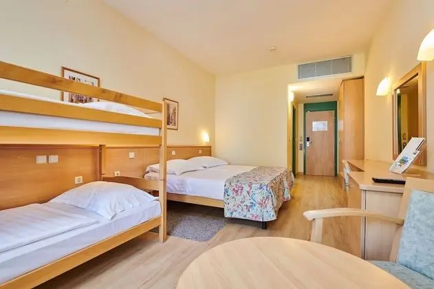 Classic room with balcony, Park side - Family