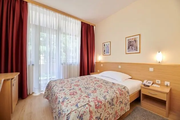 Economy room with french bed and balcony, Park side