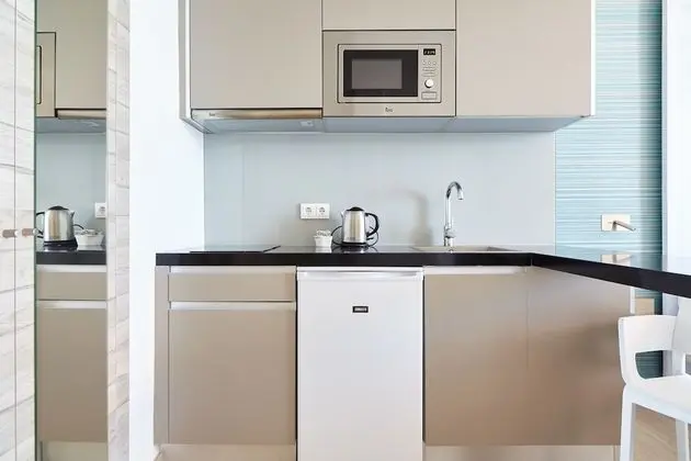 Süit, Balkon, Kısmi Deniz Manzaralı