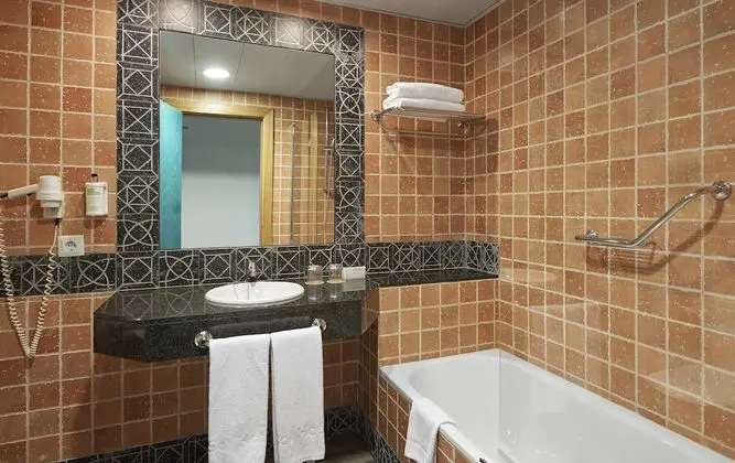 Tek Büyük Yataklı Oda, Balkon, Deniz Manzaralı (Xtra)