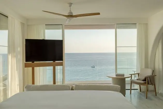 Ocean Suite Sea View with Terrace Bathtub